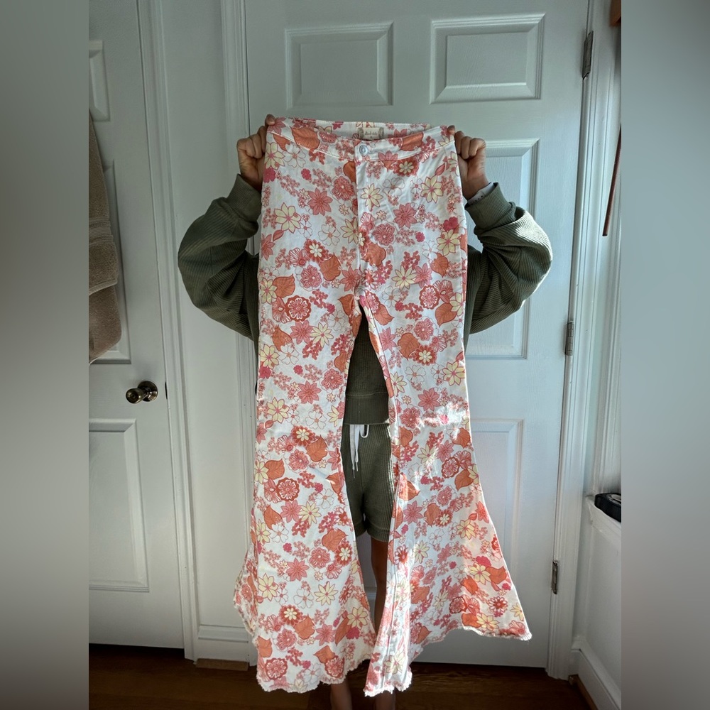 Fun floral size Medium jeans from altard state